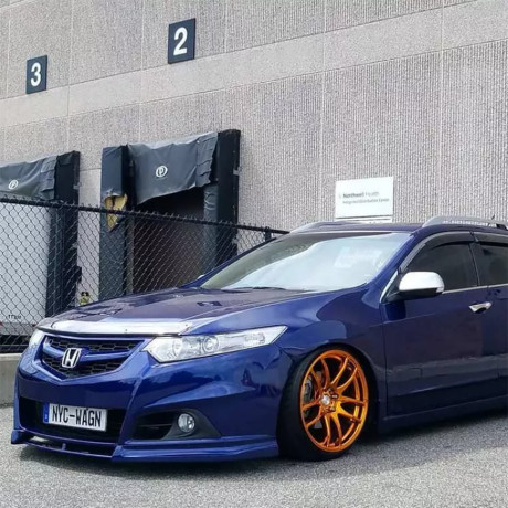 Вставка между клыками переднего бампера Modulo для Honda Accord (VIII gen)(2008-2013) купить недорого с доставкой в Рязань