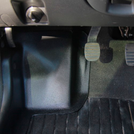 Накладки на ковролин передние "АртФорм" для Renault Duster (2011-2015 г.в.) 2 штуки купить недорого с доставкой в Рязань